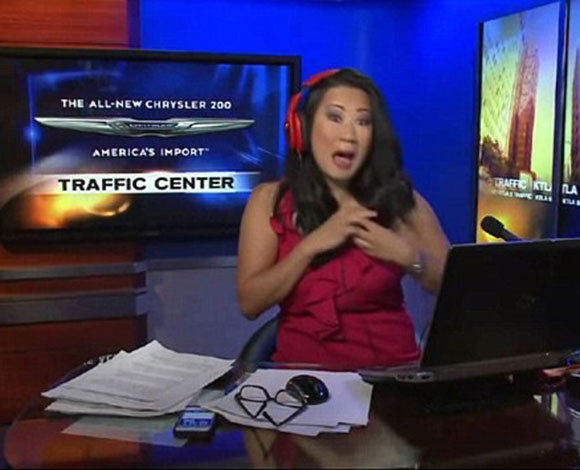 بالفيديو: لحظات طريفة ومضحكة لمذيعين من حول العالم