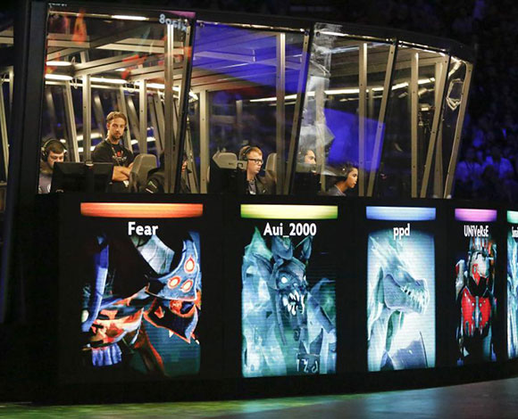 بالصور: توزيع جوائز بالملايين في بطولة لعبة الفيديو "Dota 2" في سياتل