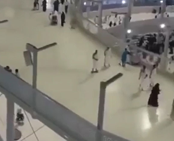 بالفيديو- سكوتر في المسجد الحرام