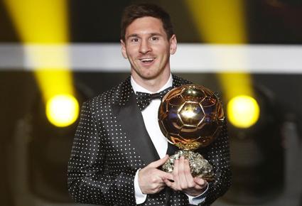رونالدو خارج قائمة أفضل 100 لاعب في التاريخ.. وميسي ثامناً! 