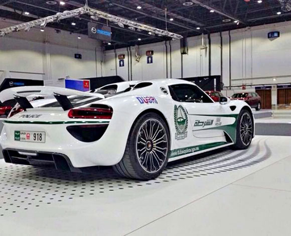 "بورشه 918" الخارقة غدت في خدمة قوات شرطة دبي