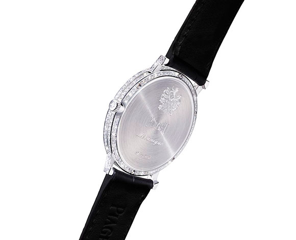 Piaget تكشف عن أرفع ساعة مرصّعة بالجواهر في العالم: ALTIPLANO 38MM 900D