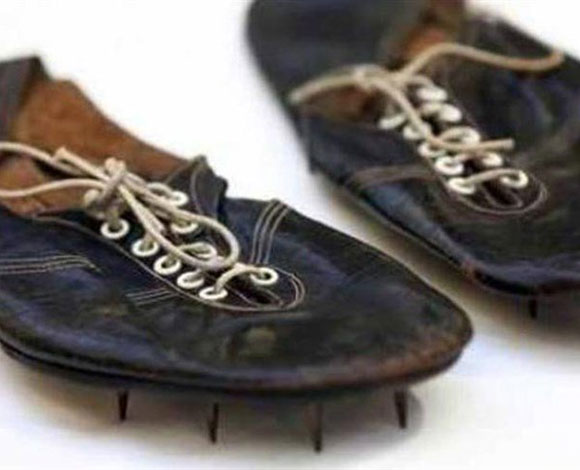 حذاء يباع مقابل 412 ألف دولار ... فما هي مواصفاته؟