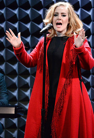 أكثر من 175 مليون جنيه إسترليني... هذه ستكون ثروة أديل بعد أن وقعت عقداً مع شركة صوني