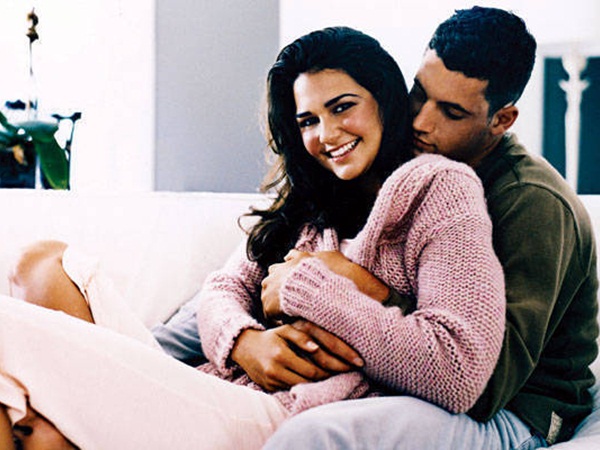 كيف يعبر الرجل عن سعادته بعد العلاقة الجنسية