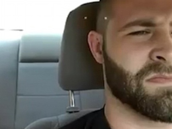 شجار بين سائقين ينتهي بإخراج المسدس .. فيديو