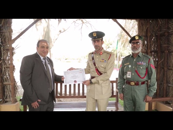 تكريم الشرطي الذي خالف نفسه في دبي