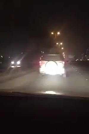 بالفيديو .. انقلاب سيارة في الرياض بسبب تهور السائق