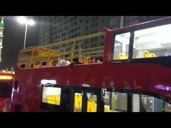 شاهد أول حافلة سياحية في المدينة المنورة