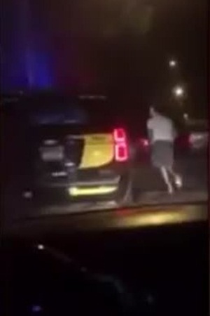 بالفيديو .. إطلاق النار على مجموعة من الشباب في الإمارات
