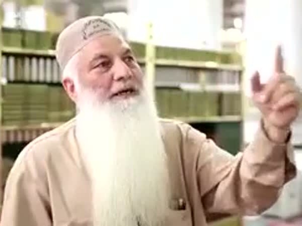 قضى ثلاثون عامًا في خدمة مسجد رسول الله .. فيديو