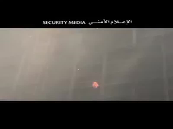 بالفيديو .. نشوب حريق ضخم في مبنى تحت الإنشاء بأبو ظبي