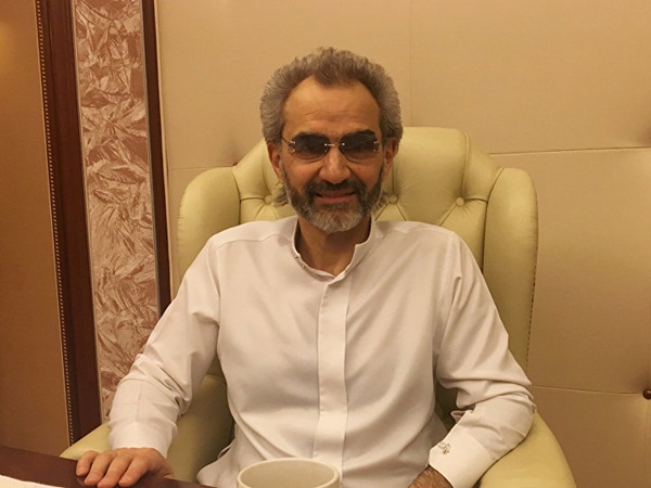 الظهور الأول للوليد بن طلال بعد خروجه من ريتز كارلتون
