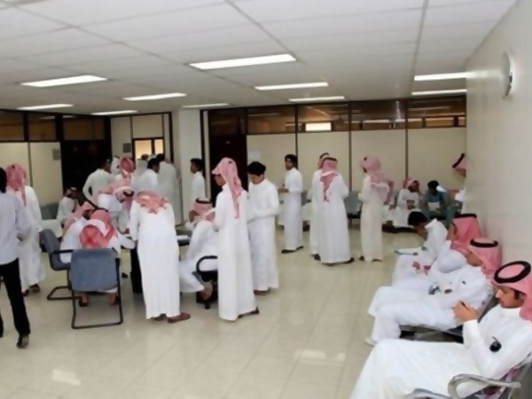 توطين 12 نشاط تجاري قريبًا في المملكة