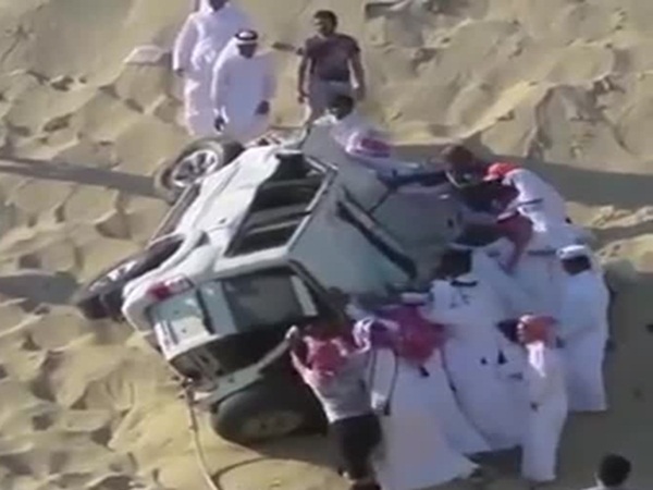 شاهد ما انتهى له تطعيس هذه السيارة