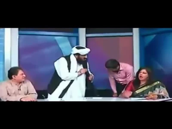 هددها بالإغتصاب عندما واجهته بحقيقة العنف ضد المرأة .. بالفيديو