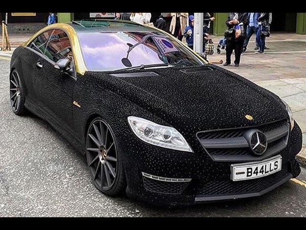 شاهد سيارة رادينوفا المرسيدس المرصعة بشواروفسكي