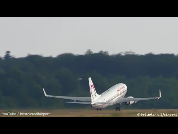 شاهد محاولة إقلاع فاشلة تثير ذعر الركاب