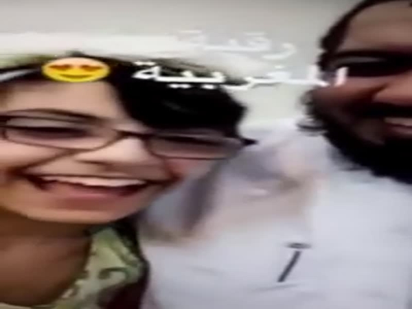 شاهد رجل سعودي لديه جامعة عربية بمنزله