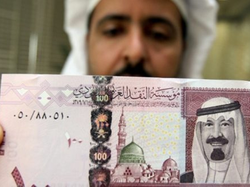 تفاصيل جديدة حول العلاوة السنوية في رواتب موظفي الجهات الحكومية السعودية، والكشف عن موعد الصرف