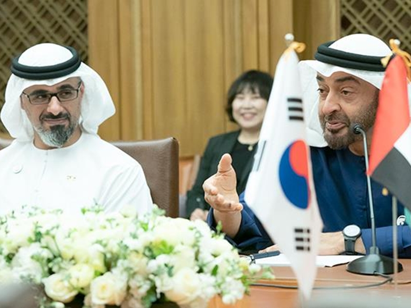 اضغط لمشاهدة الفيديو: فيديو مؤثر يظهر حنان ولي عهد أبو ظبي على أحفاده أثناء زيارة كوريا الجنوبية