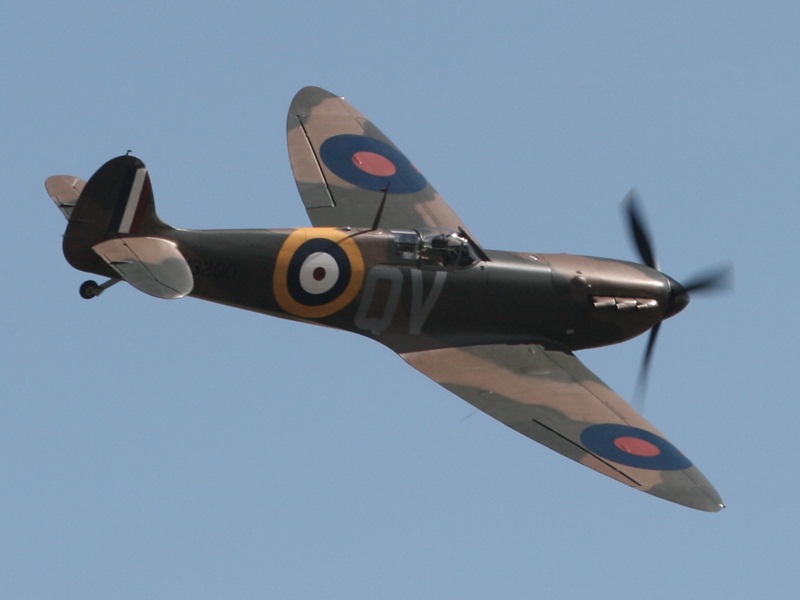 وصول طائرة "سبيتفاير" إلى بريطانيا بعد جولة غير مسبوقة حول العالم