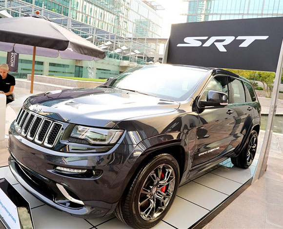 Motor Village يجمع السيارات الفارهة في دبي
