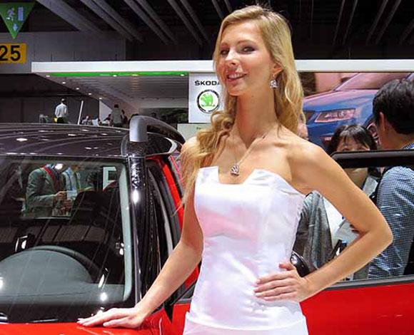 جميلات معرض جنيف الدولي للسيارات 2014
