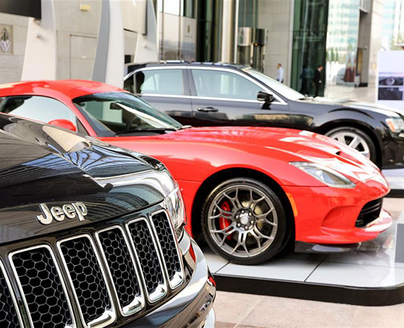 Motor Village يجمع السيارات الفارهة في دبي
