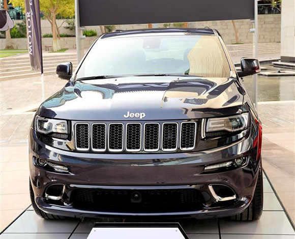 Motor Village يجمع السيارات الفارهة في دبي