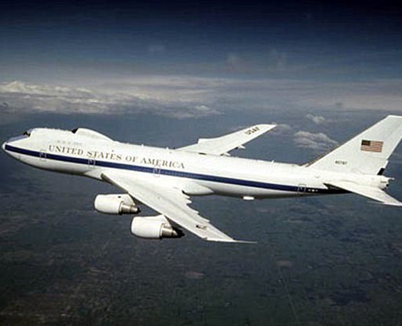 نظرة بداخل طائرة E-4B Doomsday التي تتتبع الرئيس الأمريكي بكل مكان