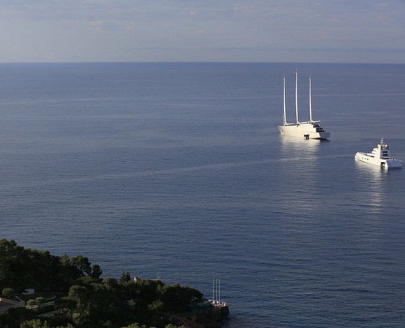 نظرة على اليختين العملاقين Motor yacht A  وSailing yacht A
