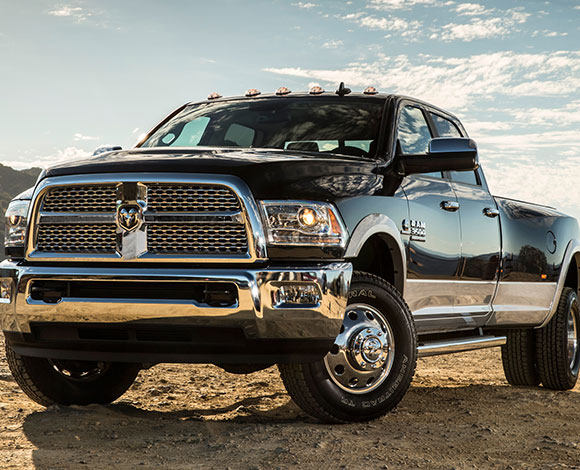 كرايسلر Ram Heavy Duty أناقة بالحزمة السوداء