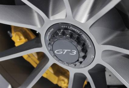 Porsche 911 GT3 رمز الفخامة والأداء القوي 