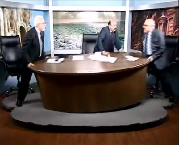 تحطيم استوديو خلال مشاجرة بين ضيفين على الهواء