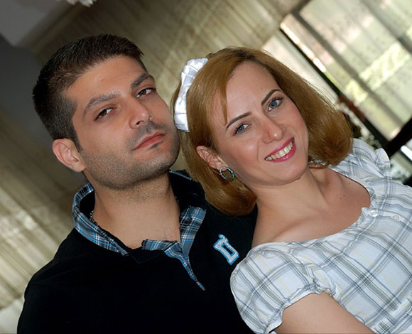 الممثلة السورية سوزان سلمان ضحيّة قذيفة هاون  