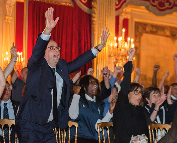 هكذا إحتفل فرانسوا هولاند بفوز منتخب فرنسا  