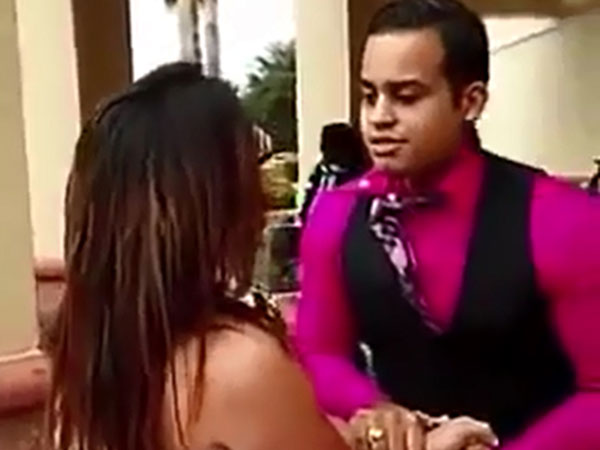 بالفيديو- شجار بين زوجة رجل عربي وعشيقته وسط الشارع