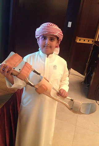 سي إن إن تختار الطفل الإماراتي أديب البلوشي من بين الأبرز في مجال الطب
