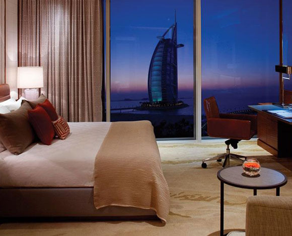 Jumeirah Beach Hotel ... فندق فخم لإقامة مميزة