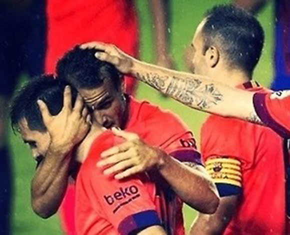 بالفيديو : روبسون ويلينغتون لاعب ملقا يعتدي بالضرب على ميسي