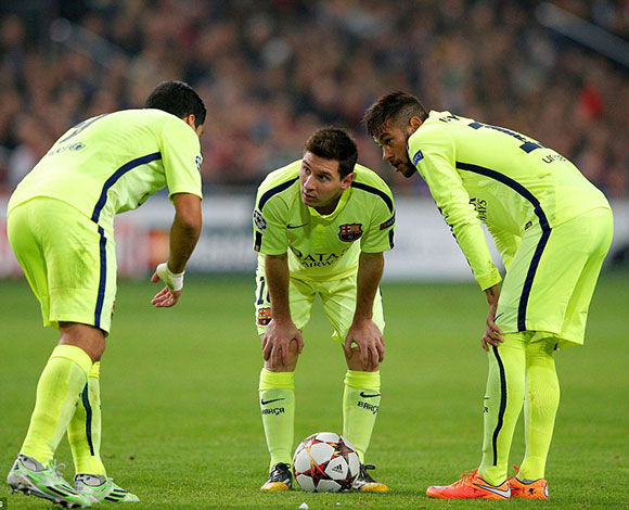 برشلونة يفوز على اياكس وميسي يعادل رقم راؤول القياسي