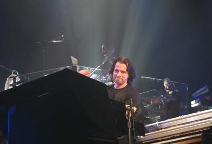 ياني يعود الى دبي ويعد بحفلين استثنائيين