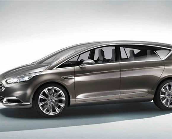 فورد S-Max 2015 تظهر بلمسات كرومية ومزايا عملية
