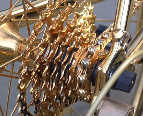 دراجة ذهبية سعرها يتجاوز سعر فيراري... هل تشتريها؟