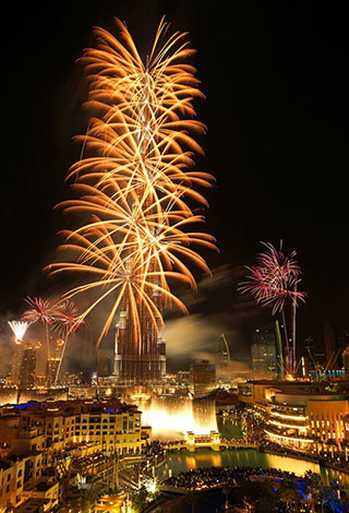 بث احتفالات رأس السنة من برج خليفة في دبي على اليوتيوب