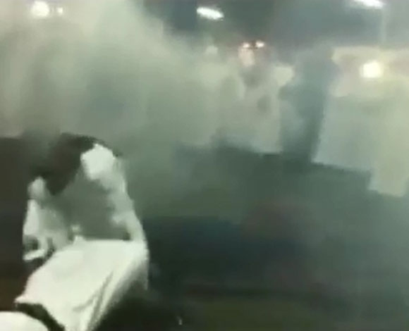 بالفيديو: شاب يرقص ببندقية ويصيب نفسه