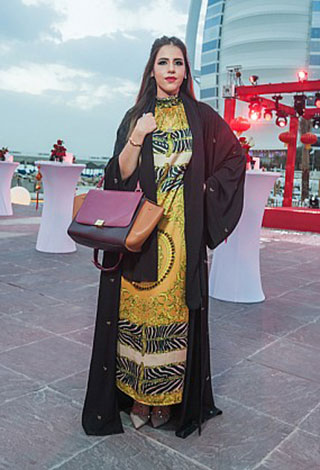شاهد بالصور كيف احتفل برج العرب برأس السنة الصينية