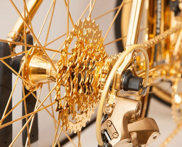 اكثر من مليون ونصف مليون درهم ثمن دراجة هوائية فاخرة... تعرف اليها