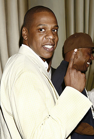 إليك قائمة بأغنى 10 اشخاص يعملون في مجال الموسيقى